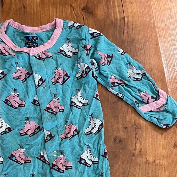 Kickee Pants Blue and Pink ice skates Kids Footie - Picture 2 of 10